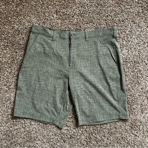 Eddie Bauer Travex Green Men’s Nylon Hiking Shorts Size 38 W/pockets.
